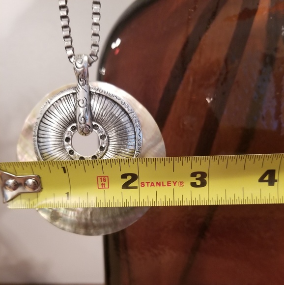 Shell necklace - Picture 2 of 3